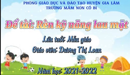 Rèn trẻ kỹ năng lau mặt